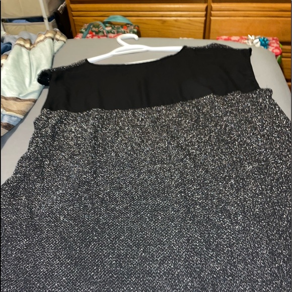 Reitman’s Sleeveless shiny Top💕 - Picture 6 of 9